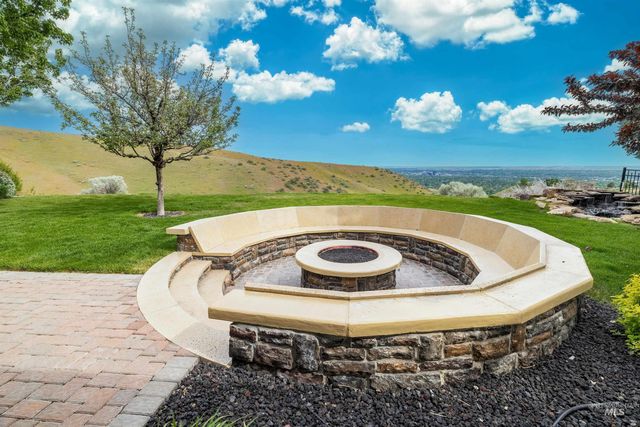 3757 W Quail Hollow Ct, Boise, ID 83703