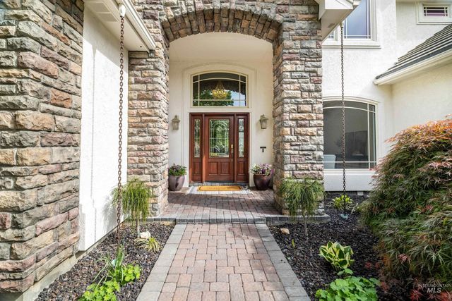 3757 W Quail Hollow Ct, Boise, ID 83703