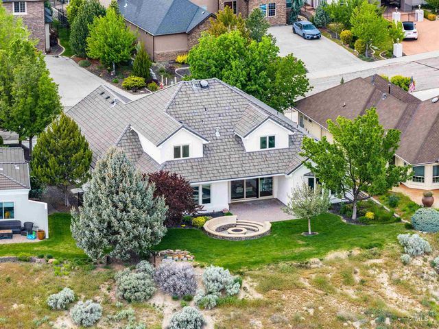 3757 W Quail Hollow Ct, Boise, ID 83703