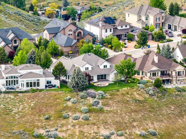 3757 W Quail Hollow Ct, Boise, ID 83703