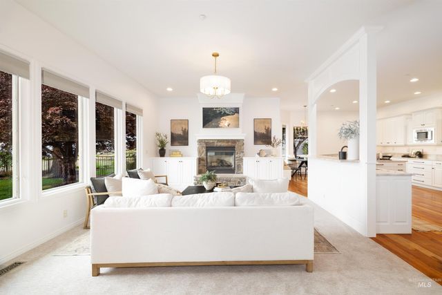 3757 W Quail Hollow Ct, Boise, ID 83703