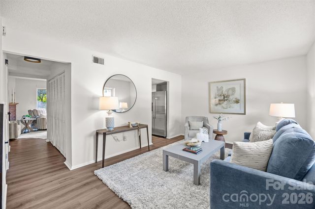 8254 Knights Bridge Road, Charlotte, NC 28210
