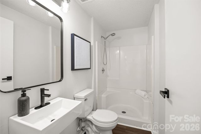 8254 Knights Bridge Road, Charlotte, NC 28210