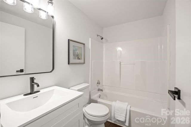 8254 Knights Bridge Road, Charlotte, NC 28210