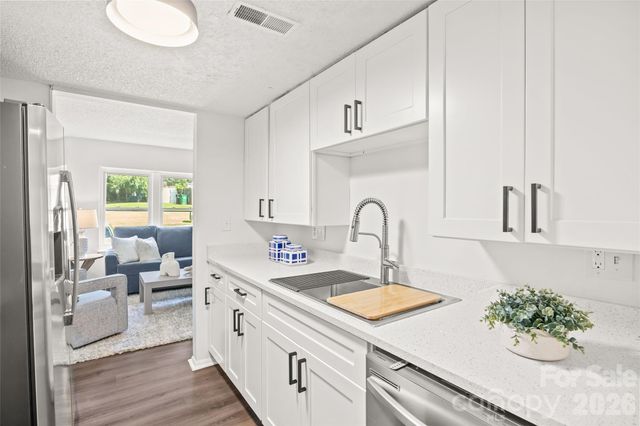 8254 Knights Bridge Road, Charlotte, NC 28210
