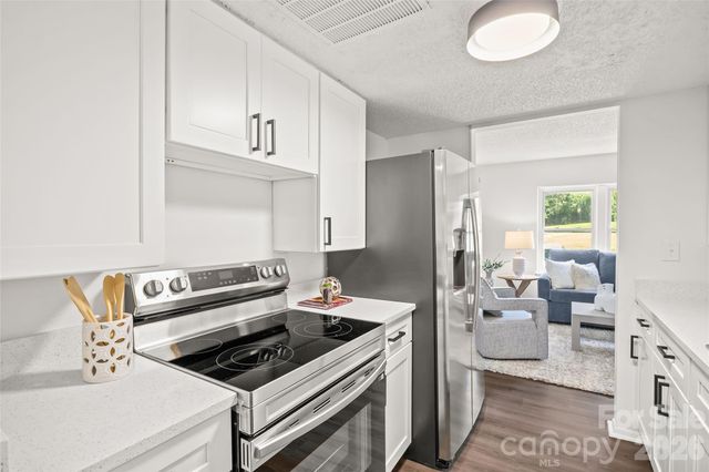 8254 Knights Bridge Road, Charlotte, NC 28210