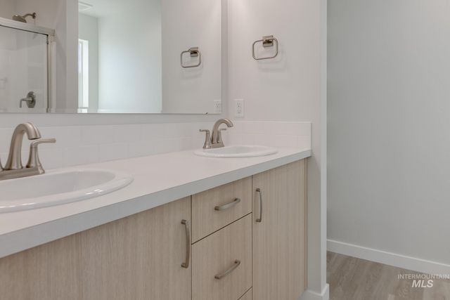 3607 E Jamestown Dr, Nampa, ID 83686