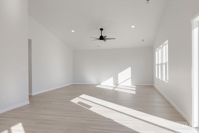 3607 E Jamestown Dr, Nampa, ID 83686