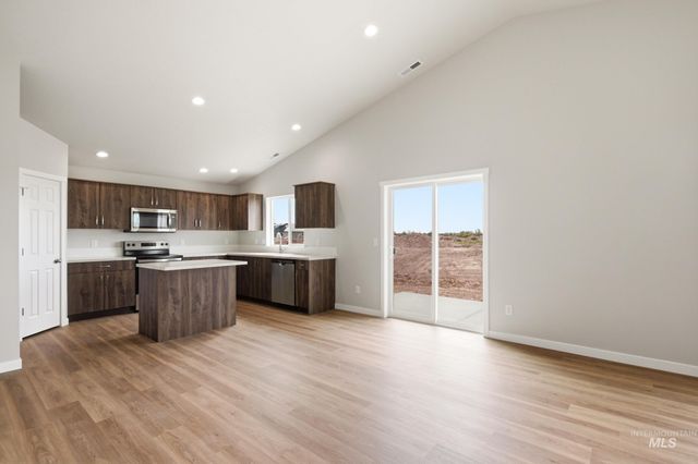 3607 E Jamestown Dr, Nampa, ID 83686