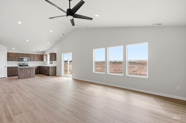 3607 E Jamestown Dr, Nampa, ID 83686