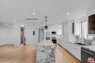 100 S Doheny Drive 805, Los Angeles, CA 90048