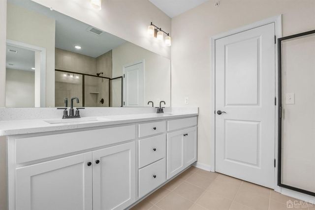 204 Lyla Lane, New Brunswick, NJ 08901