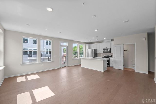 204 Lyla Lane, New Brunswick, NJ 08901