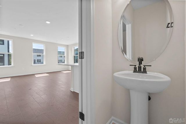204 Lyla Lane, New Brunswick, NJ 08901