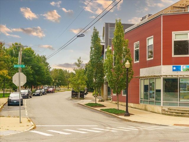 15 Railroad Row 2C1, Hartford, VT 05001