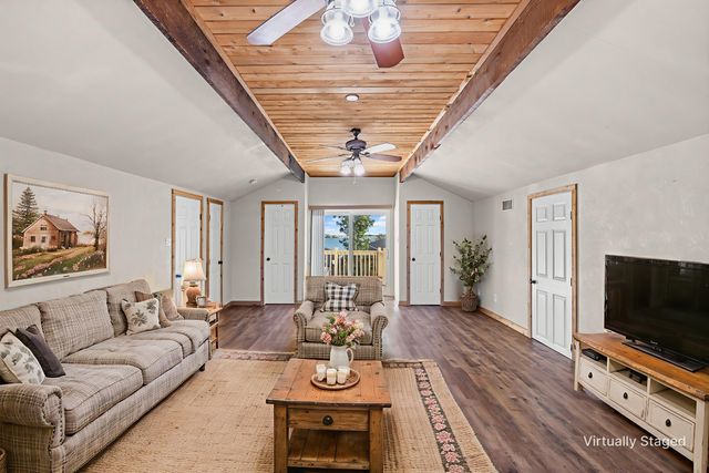 2424 Shoreview Drive, Cleburne, TX 76033