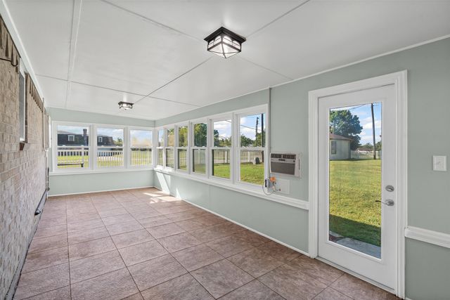2424 Shoreview Drive, Cleburne, TX 76033