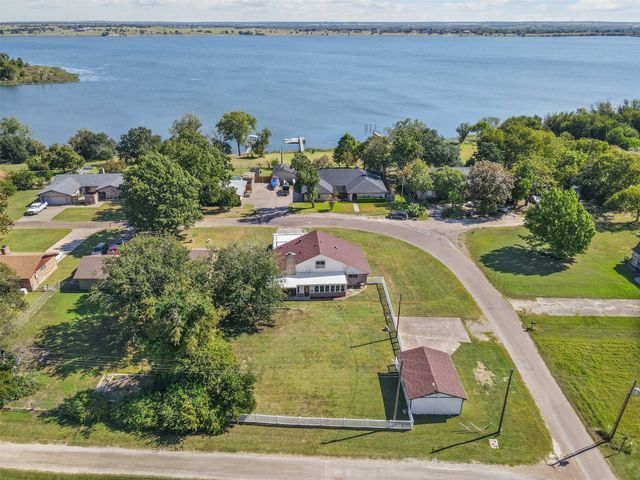 2424 Shoreview Drive, Cleburne, TX 76033