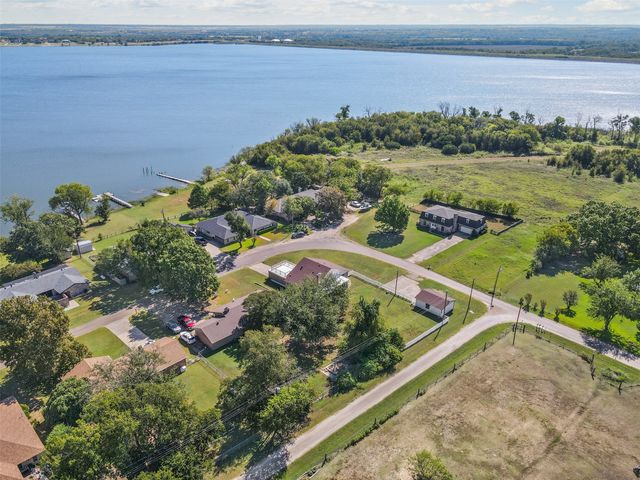2424 Shoreview Drive, Cleburne, TX 76033