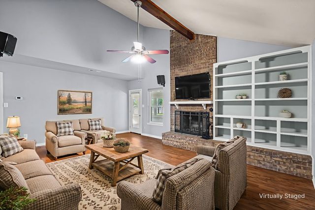 2424 Shoreview Drive, Cleburne, TX 76033