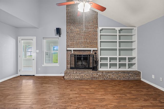 2424 Shoreview Drive, Cleburne, TX 76033