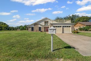 2424 Shoreview Drive, Cleburne, TX 76033