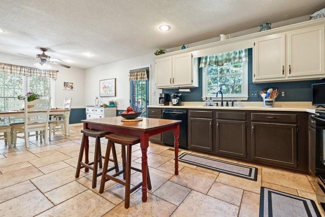 425 Kings Walk, Douglasville, GA 30134