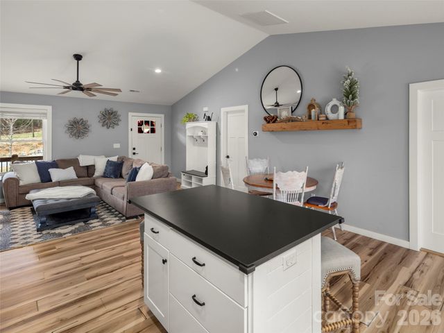 127 Walt Drive, Hendersonville, NC 28792