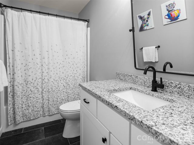 127 Walt Drive, Hendersonville, NC 28792