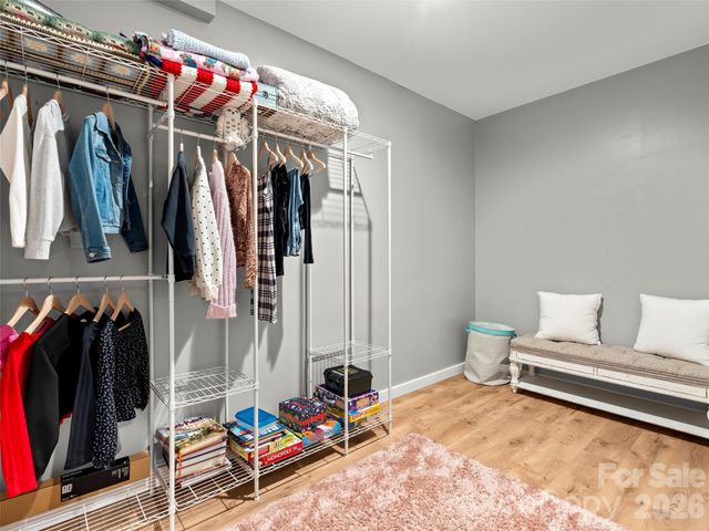 127 Walt Drive, Hendersonville, NC 28792