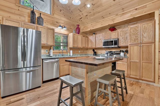 203 Buck Creek Trail, Epworth, GA 30541