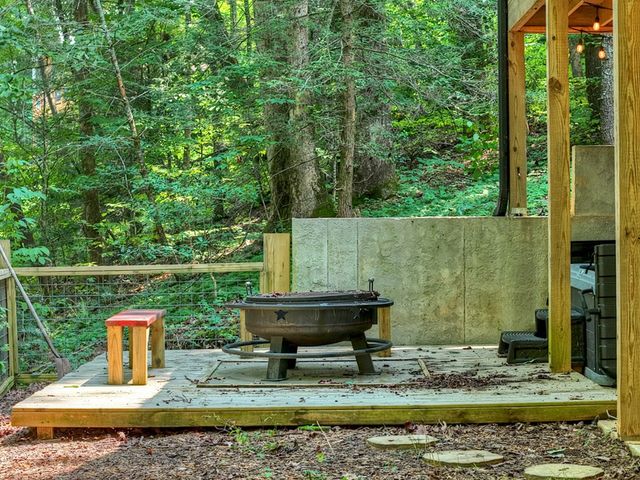203 Buck Creek Trail, Epworth, GA 30541
