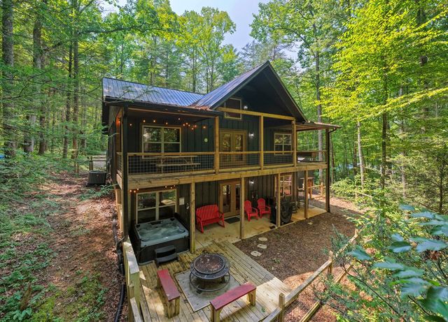 203 Buck Creek Trail, Epworth, GA 30541