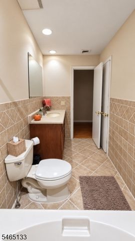 157 Magee Rd, Ringwood Boro, NJ 07456