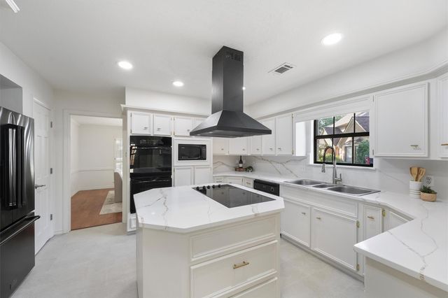 6711 Walton Heath Drive, Houston, TX 77069