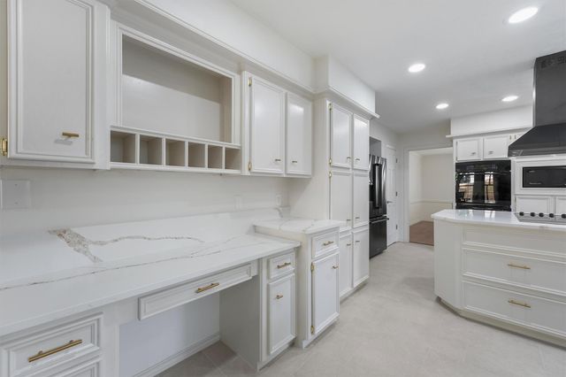 6711 Walton Heath Drive, Houston, TX 77069