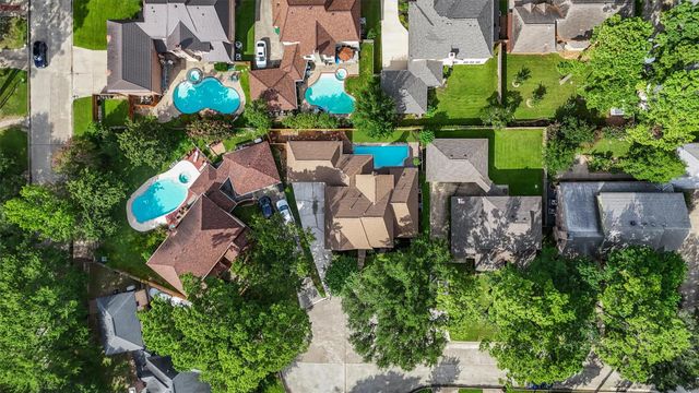 6711 Walton Heath Drive, Houston, TX 77069