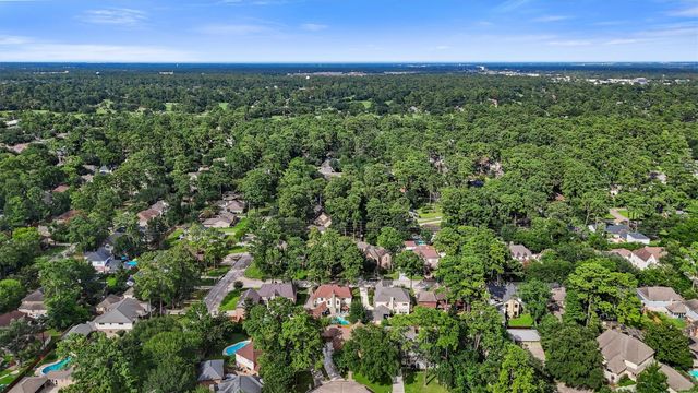 6711 Walton Heath Drive, Houston, TX 77069