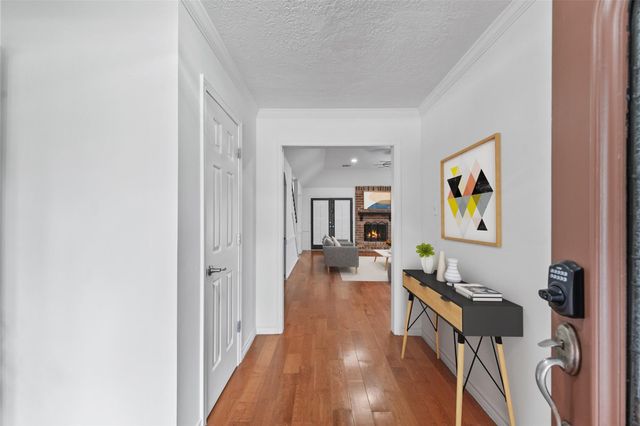 6711 Walton Heath Drive, Houston, TX 77069