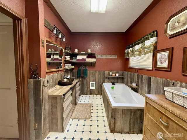 15 S Heise Road, Elma, WA 98541