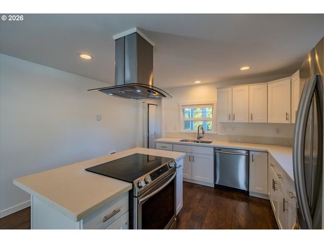 9232 Se HARRISON St, Portland, OR 97216