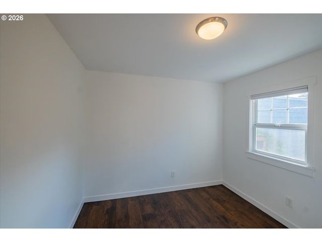 9232 Se HARRISON St, Portland, OR 97216
