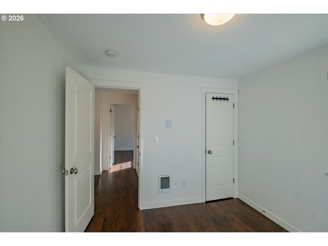 9232 Se HARRISON St, Portland, OR 97216
