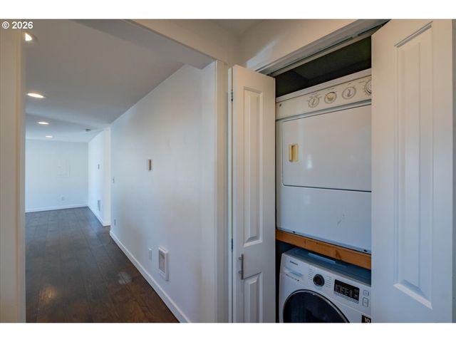 9232 Se HARRISON St, Portland, OR 97216