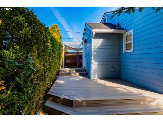 9232 Se HARRISON St, Portland, OR 97216