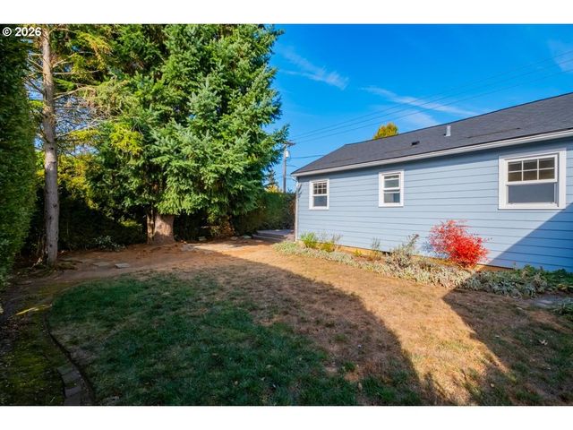 9232 Se HARRISON St, Portland, OR 97216