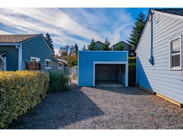 9232 Se HARRISON St, Portland, OR 97216