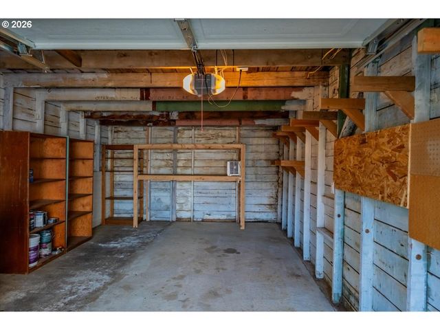 9232 Se HARRISON St, Portland, OR 97216
