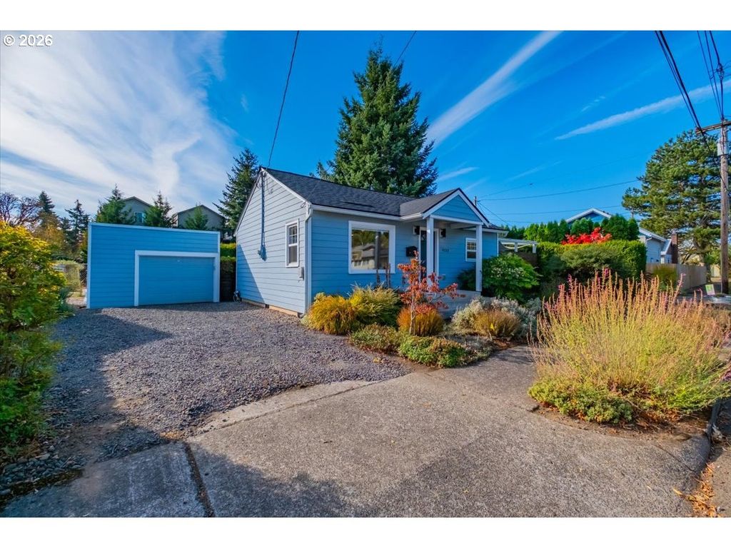 9232 Se HARRISON St, Portland, OR 97216