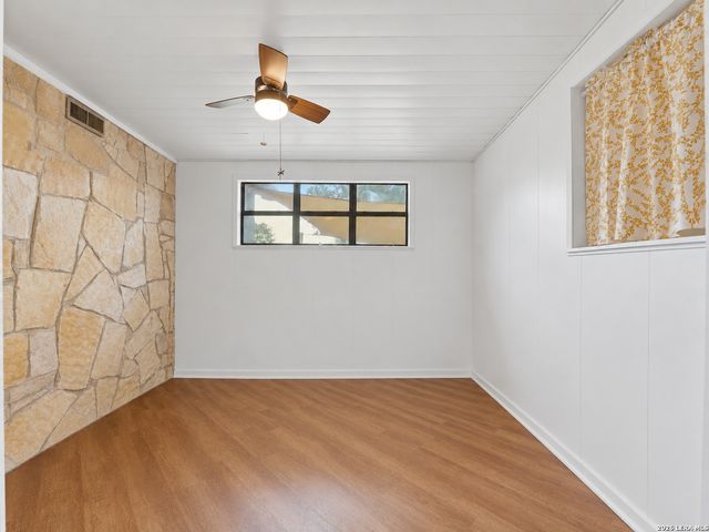 600 S STORTS ST, Poth, TX 78147